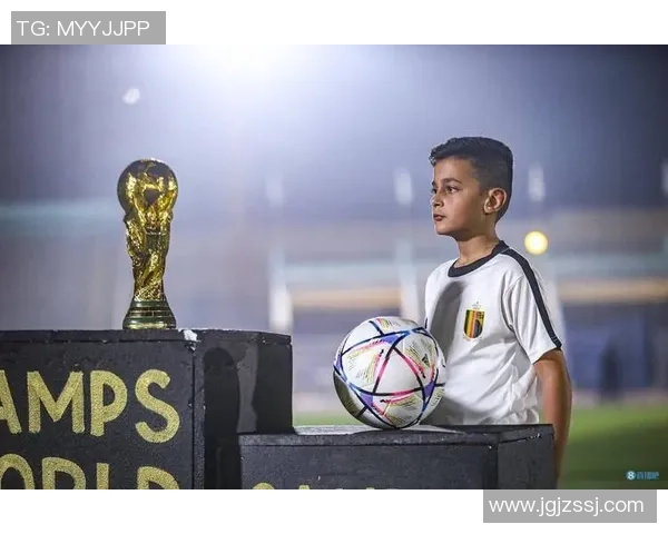 足球明星的荣耀与泪水:一段追逐梦想的传奇旅程回忆录 足球明星的荣耀与泪水:一段追逐梦想的传奇旅程回忆录